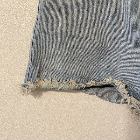Urban Outfitters BDG Girlfriend High Rise Cutoff Denim Shorts Raw Hem Light-26 - Picture 6 of 11